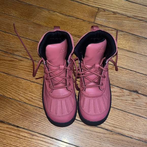 Nike boots - Picture 9 of 10